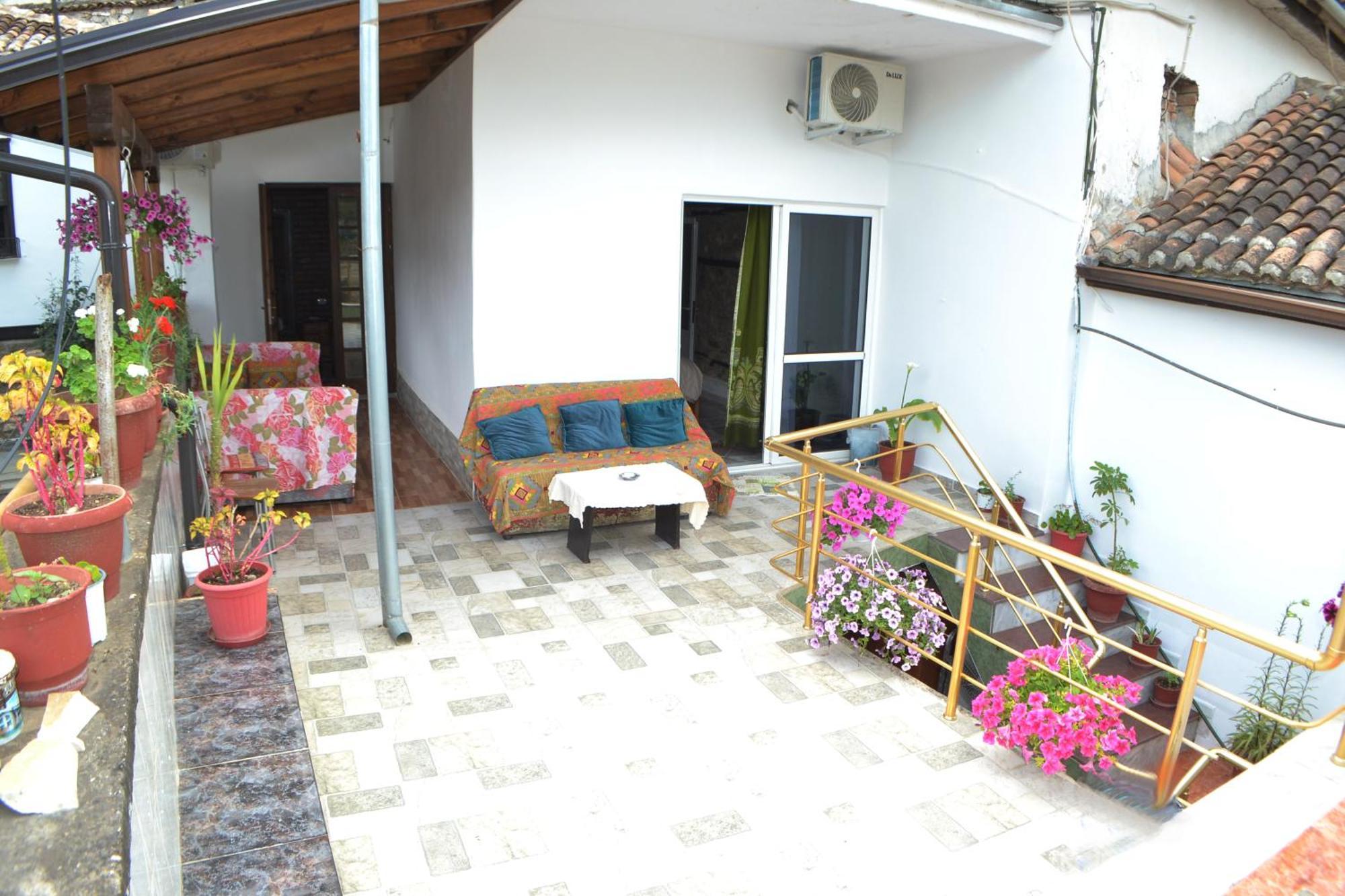 בראט Guesthouse Belle View מראה חיצוני תמונה